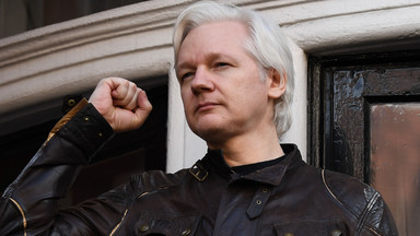 Julian Assange prowadził hakerską kampanię z ambasady Ekwadoru. Nawet jego gospodarze nie wiedzieli, jak go powstrzymać