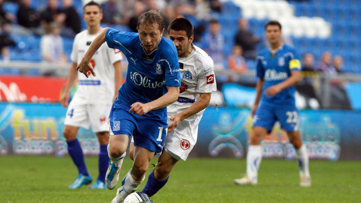 Lech Poznań wygrał 1:0 (1:0) z Ruchem Chorzów w spotkaniu 27. kolejki Ekstraklasy piłkarskiej. Bramka dla gospodarzy padła po fatalnym błędzie bramkarza Niebieskich.