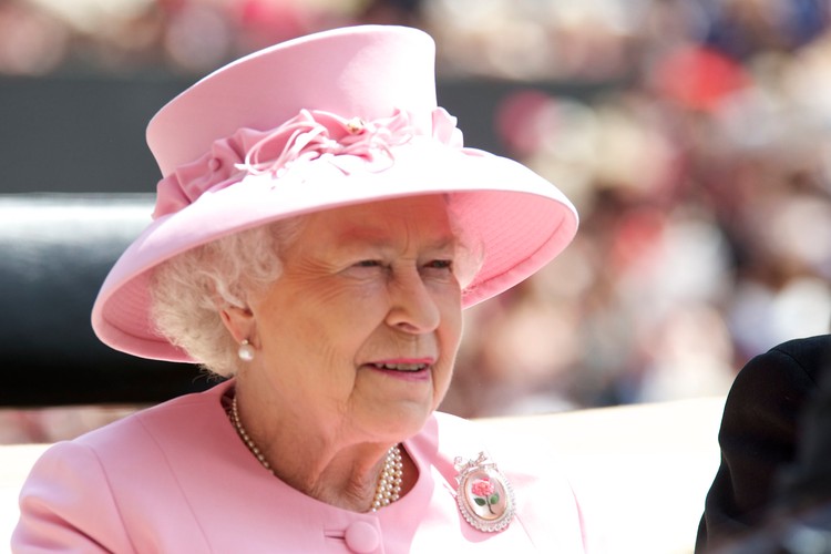 KRÓLOWA ELŻBIETA II