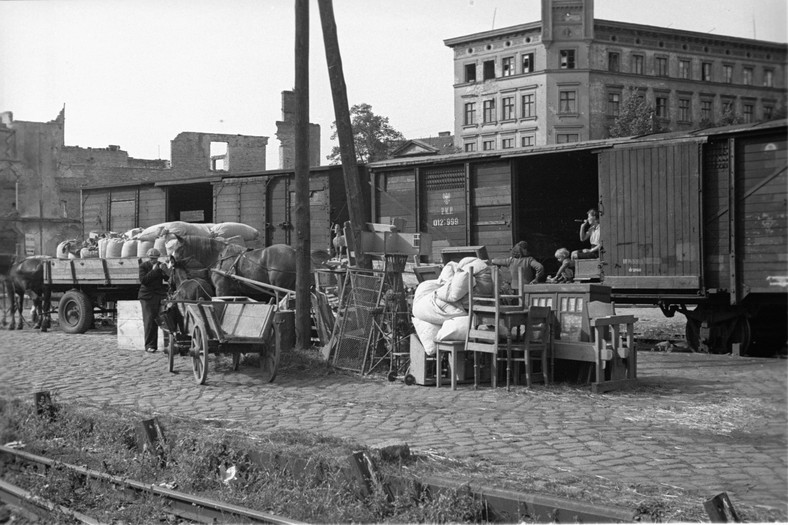 Przyjazd repatriantów ze wschodu, Gdańsk, październik 1947 r.