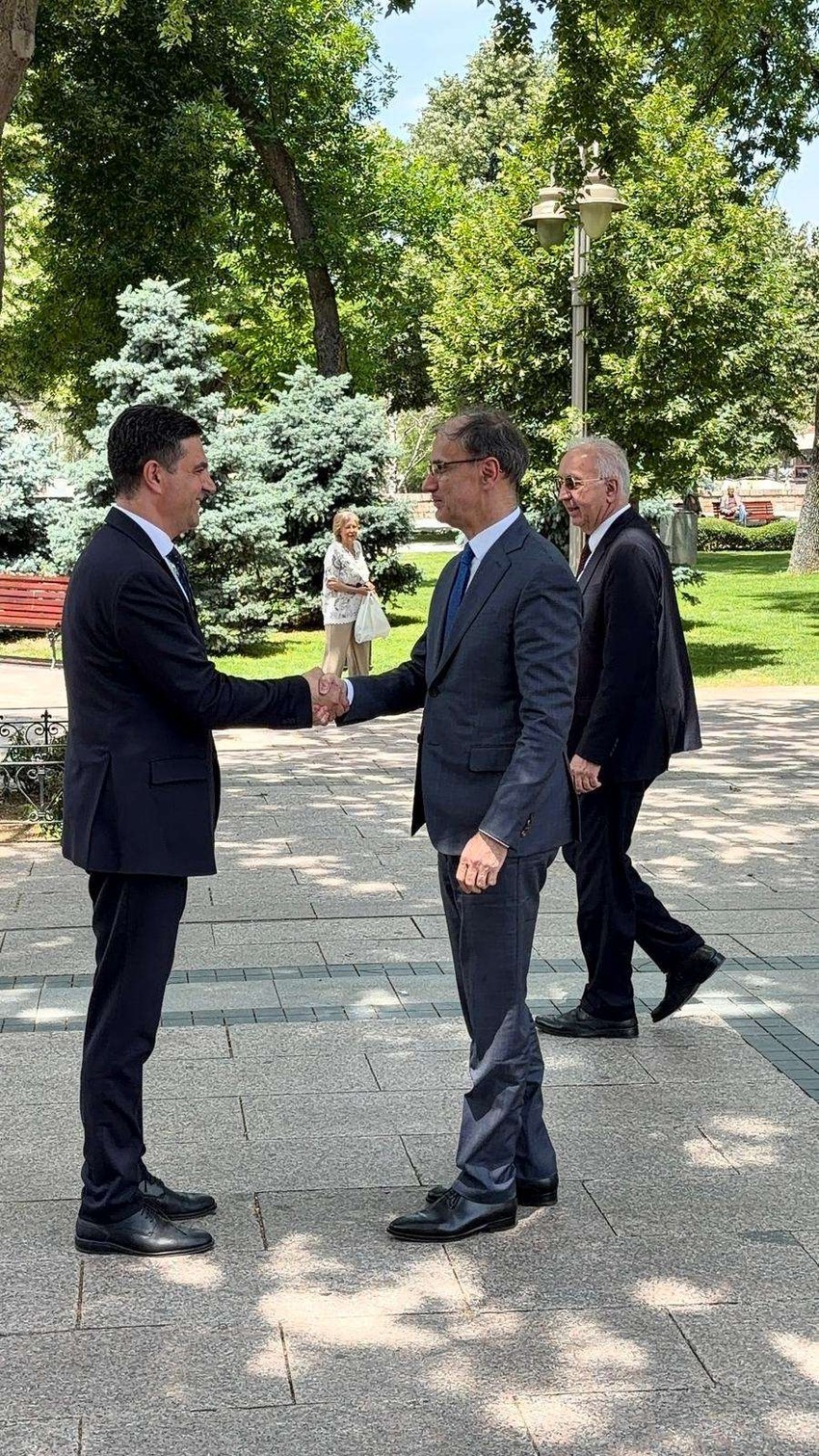 premijer Macut na otvaranju Kancelarije za komunikaciju gradjana sa Vladom u Nišu
