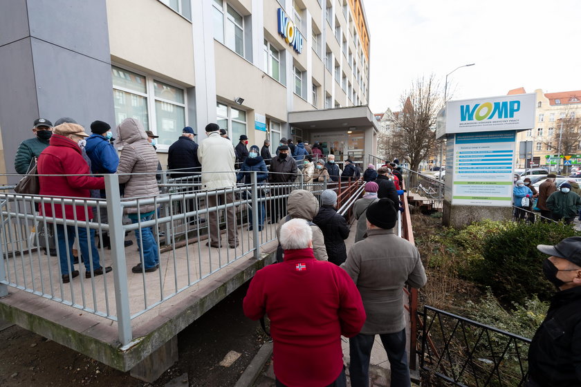 Polacy czekają na spełnienie obietnic wyborczych Andrzeja Dudy