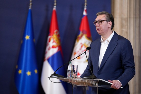 ALISTER KEMBEL INTERVJUISAO VUČIĆA Poznati britanski novinar otkrio kada će razgovor biti objavljen