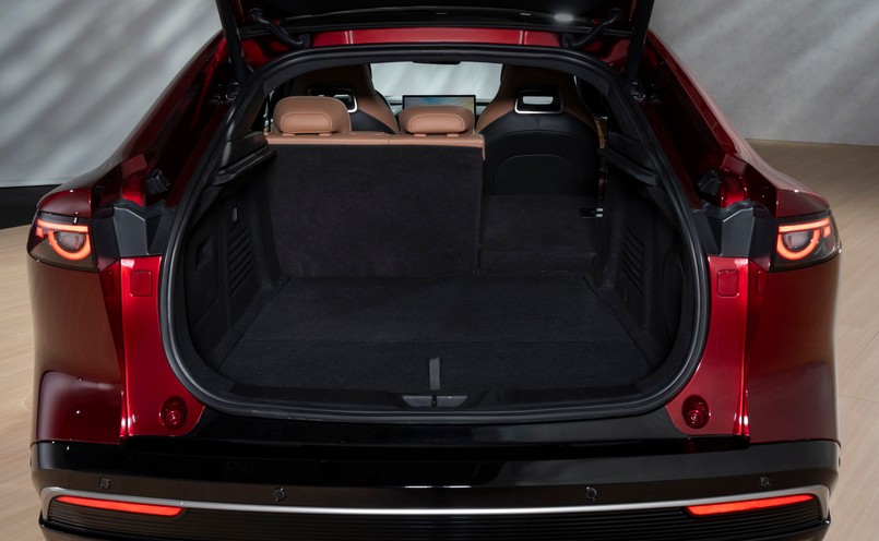 Nowa Mazda 6e