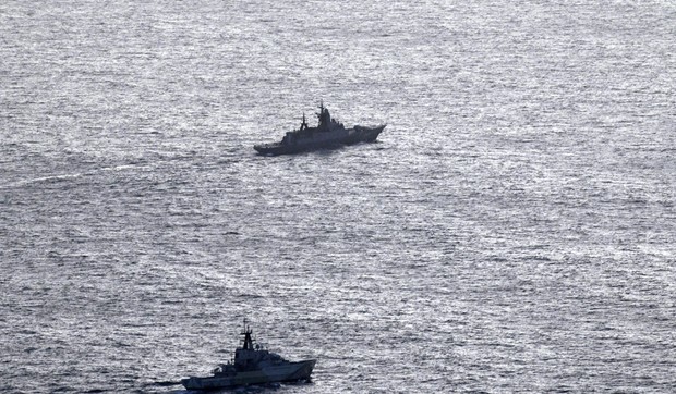 ruski vojni brodovi i tanker