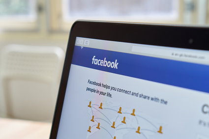 Facebook chce wprowadzić zakładkę z wiadomościami. Podobno oferuje wydawcom miliony dolarów rocznie