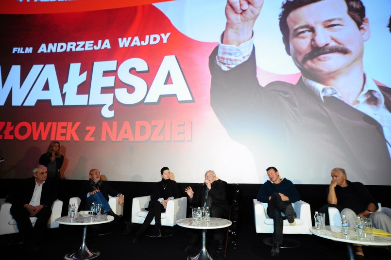 W Warszawie odbył się pierwszy w Polsce i trzeci w świecie pokaz filmu Andrzeja Wajdy "Wałęsa. Człowiek z nadziei"