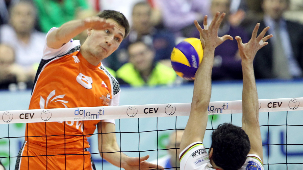 W pierwszym sobotnim meczu półfinałowym Final Four Ligi Mistrzów siatkarzy Trentino BetClick Volley, organizator i wielki faworyt turnieju pokonał Jastrzębski Węgiel 3:0. Awans polskiej drużyny do Final Four był największym zaskoczeniem rozgrywek, piękny sen śląskich siatkarzy skończył się jednak w starciu z klubowym mistrzem świata i Europy. Pozostała walka o trzecie miejsce.