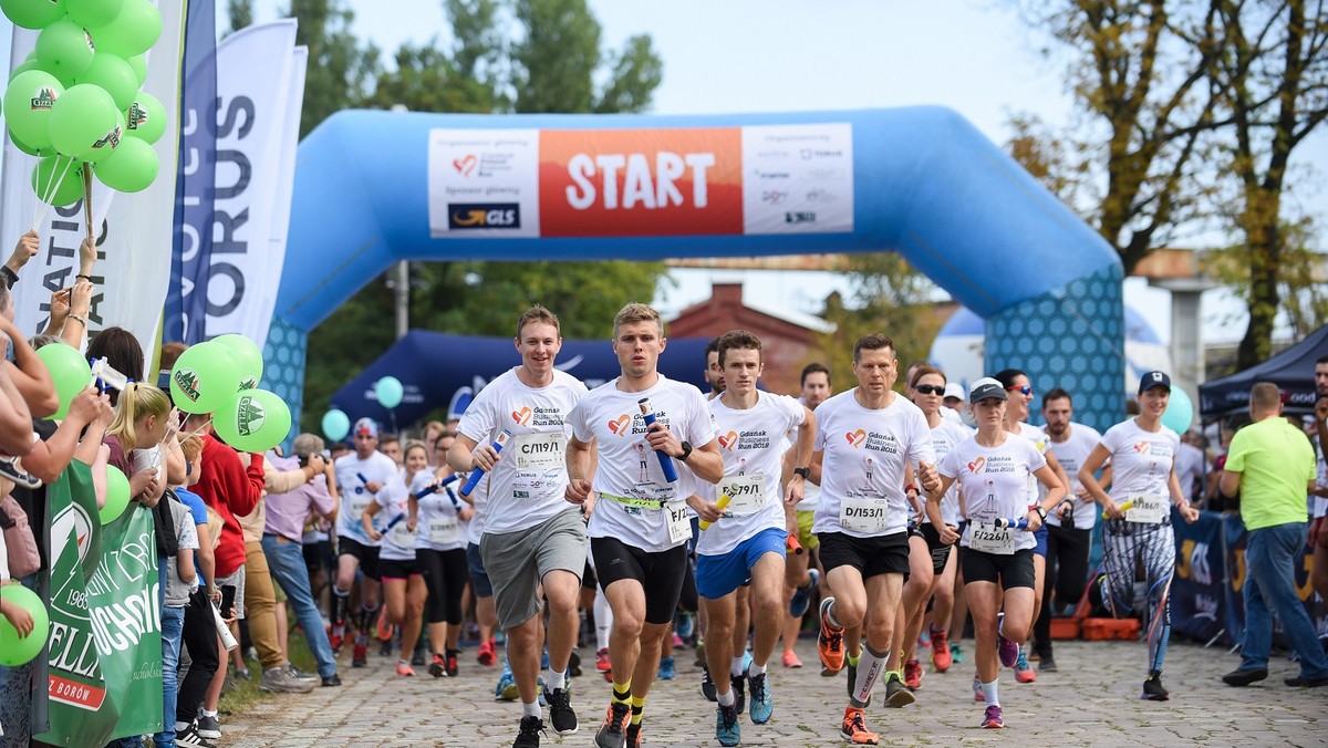 Pomaganie przez bieganie to już tradycja. 8 września rusza ósma edycja charytatywnej sztafety biznesowej Poland Business Run. 9 miast, ponad 26 tys. uczestników i kilkudziesięciu podopiecznych Fundacji, dla których sportowa rywalizacja biegaczy jest szansą na powrót do sprawności i nowy start. Kim są tegoroczni beneficjenci biegu?