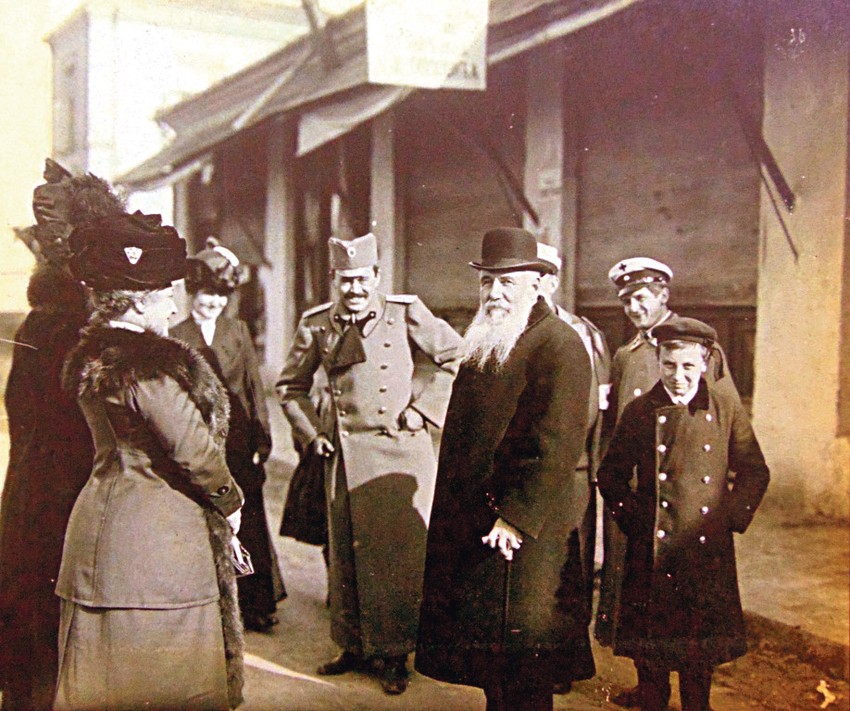 Van Tinhovenova fotografija Nikole Pašića