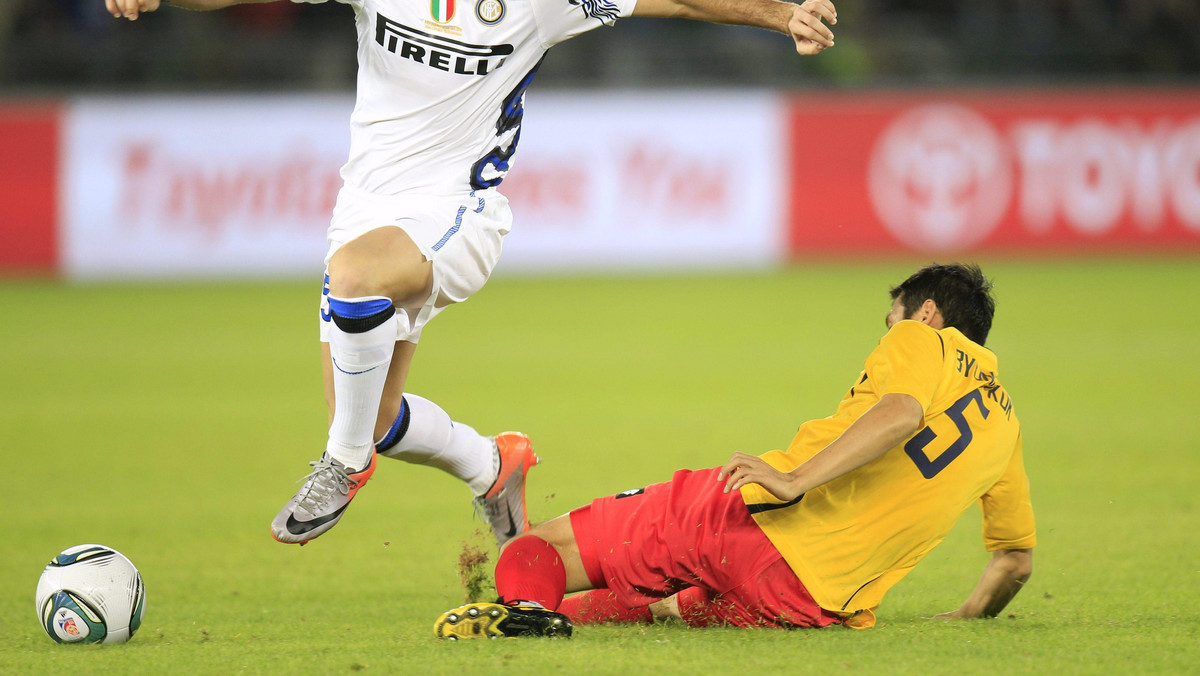 Zawodnik Interu Mediolan i reprezentacji Serbii Dejan Stanković może być zmuszony do opuszczenia sobotniego meczu o Superpuchar Włoch, po tym, jak w czwartek rano podczas treningu doznał kontuzji kolana.