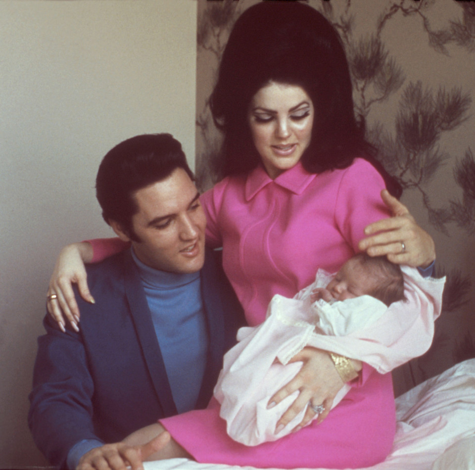 Elvis Presley i Priscilla z córeczką Lisa Marie