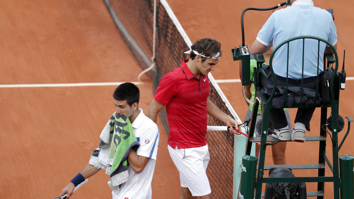 Roger Federer zagra w wielkim finale wielkoszlemowego turnieju tenisowego na kortach ziemnych im. Rolanda Garrosa w Paryżu (pula nagród 17,052 mln euro).