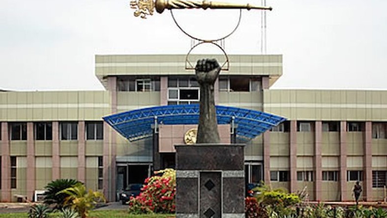 Speaker orders shutdown of Enugu Assembly Complex.  (Businessday)