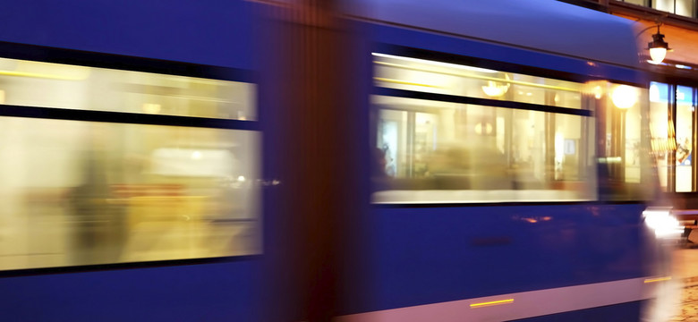 Zderzenie tramwaju z samochodem osobowym - ranny 11-letni chłopiec