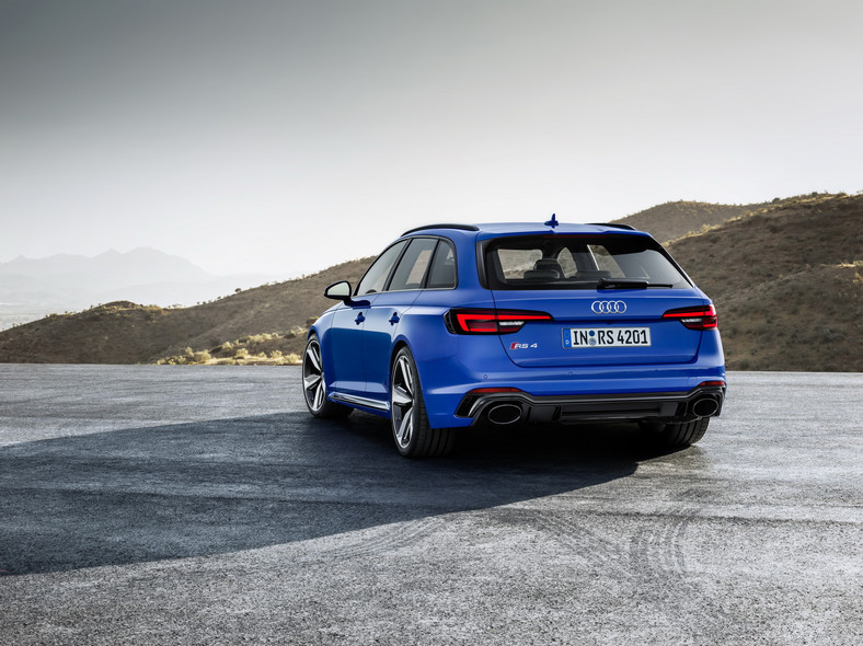 Audi RS4 Avant – ma 450 KM i przyspiesza do „setki” w 4.1 s