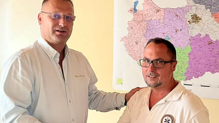 sürgősségi, lódarázs, mentő, víztározó