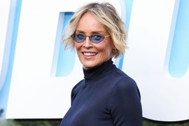 Šeron Stoun se nije toliko OBNAŽIVALA u mladosti kao što to čini sa 67 GODINA: Ne ustručava se da se SKINE I POKAŽE SVOJE TELO i zaista joj nema ravne!