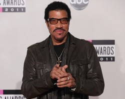 Lionel Richie śpiewa "Hello" prosto z lodówki