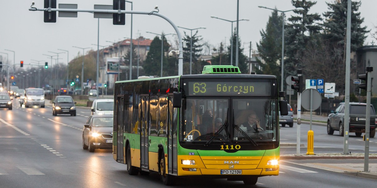 Autobus 63 się spóźnia albo nie jedzie