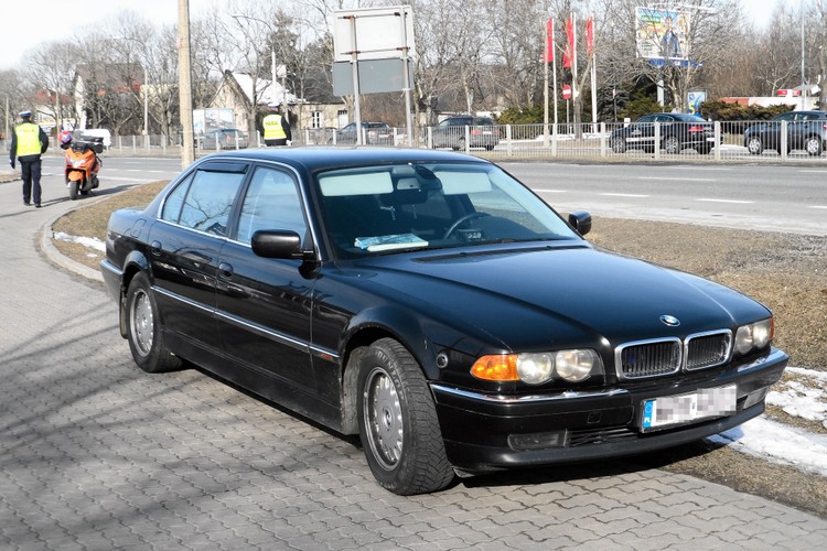 BMW serii 7 (E38) w służbie policji