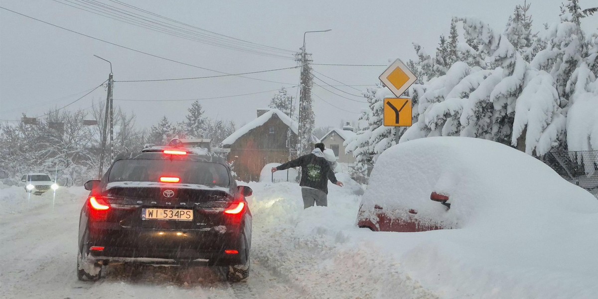 Zimowa jazda pod lupą policji. 3000 zł kary i 15 punktów karnych