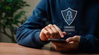 Brak mechanizmu zawieszania działalności firm w KRS. Sankcje, których nie da się zastosować