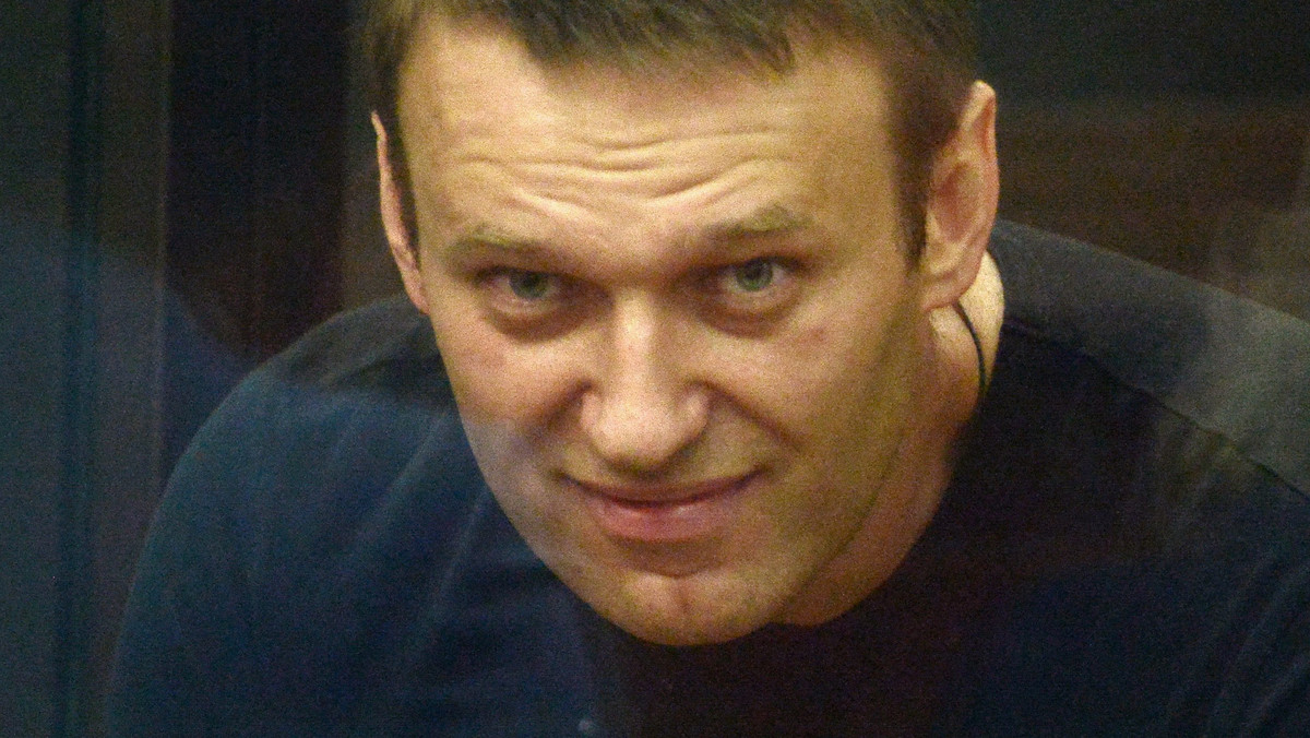 Agencja TASS podała, że sąd w Kirowie uznał dziś rosyjskiego opozycjonistę Aleksieja Nawalnego za winnego w procesie dotyczącym defraudacji na szkodę spółki Kirowles. Sąd skazał Aleksieja Nawalnego na pięć lat pozbawienia wolności w zawieszeniu.