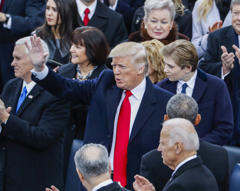 Trump w inauguracyjnym przemówieniu skarcił elity. "Zmiana zaczyna się tu i teraz"