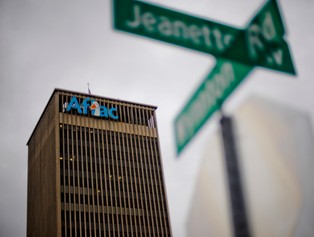 Rekordowy spadek sprzedaży polis ubezpieczeniowych w USA