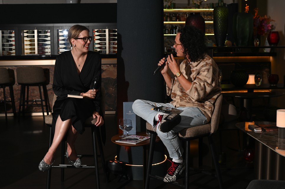 Az Anna Grand Hotel Lounge Bárja tökéletes helyszínt adott a kötetlen beszélgetésnek