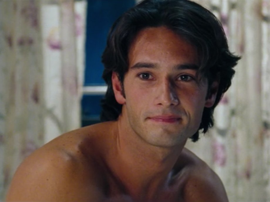 Rodrigo Santoro wcielił się w rolę opalonego i tajemniczego Karla, który odwzajemniał uczucia Sarah