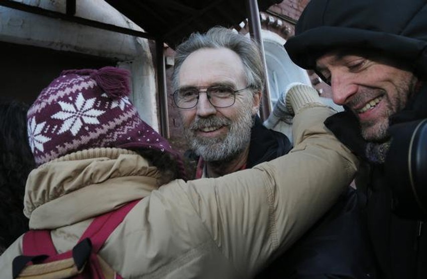 Dobrodošlica za Kolina Rasela (C) iz Australije, danas nakon izlaska iz zatvora