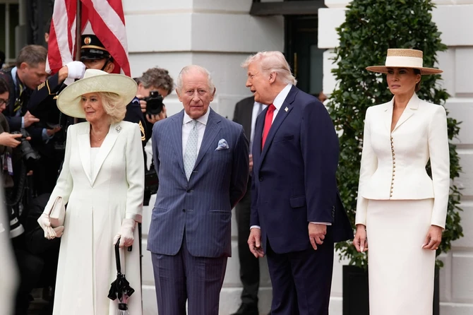 Kamila, Čarls III; Donald i Melanija Tramp