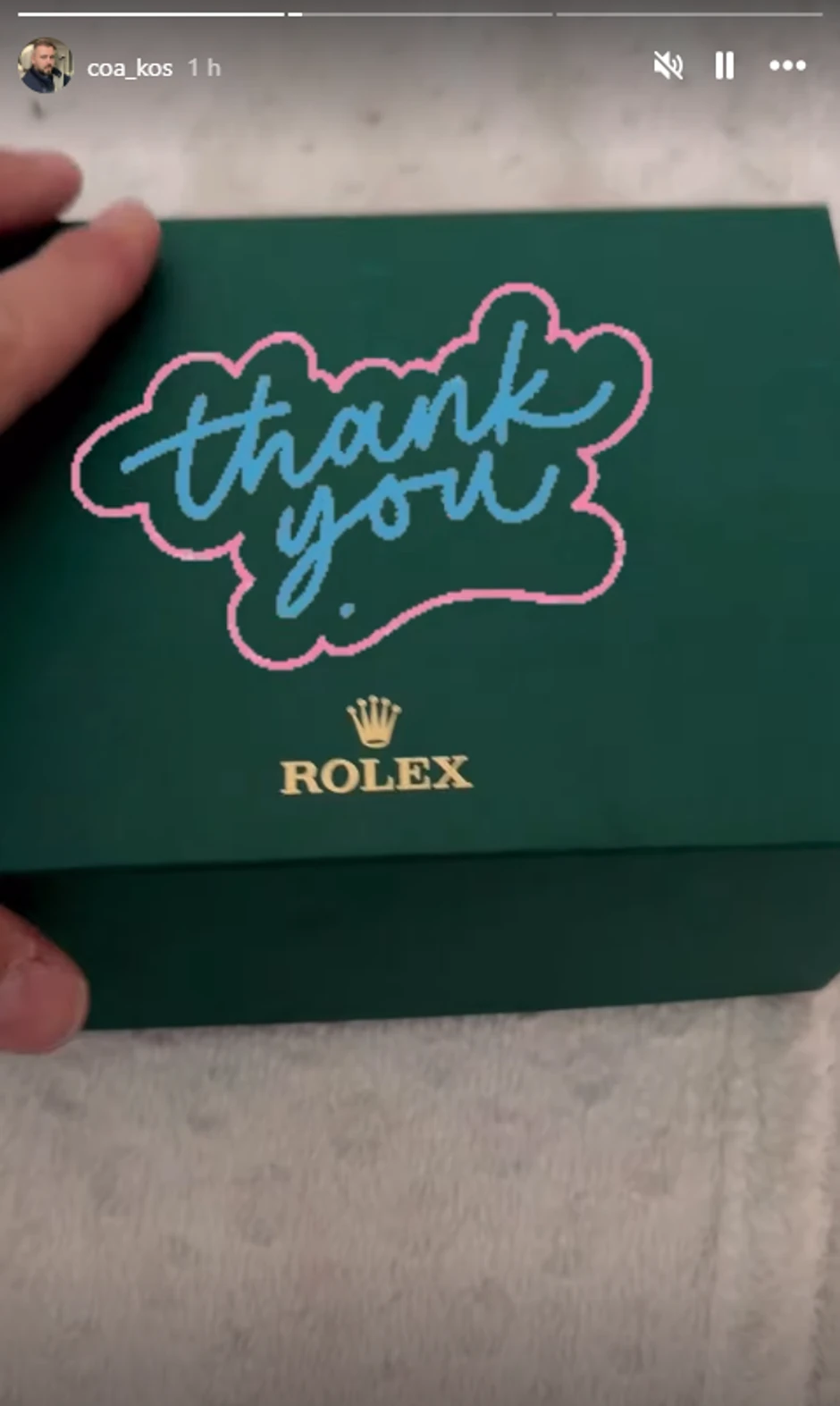 Aca se pohvalio skupocenim satom