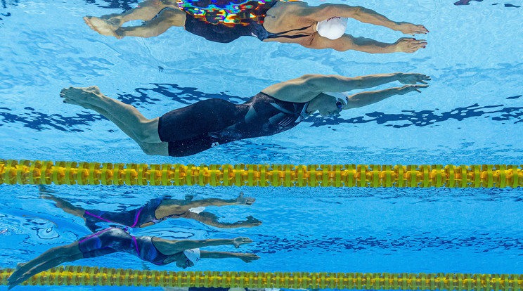 Hosszú Katinka (fentről a második) a kvangdzsui vizes világbajnokság női 400 méteres vegyesúszásának előfutamában 2019. július 28-án. / Fotó: MTI/EPA/Patrick B. Krämer