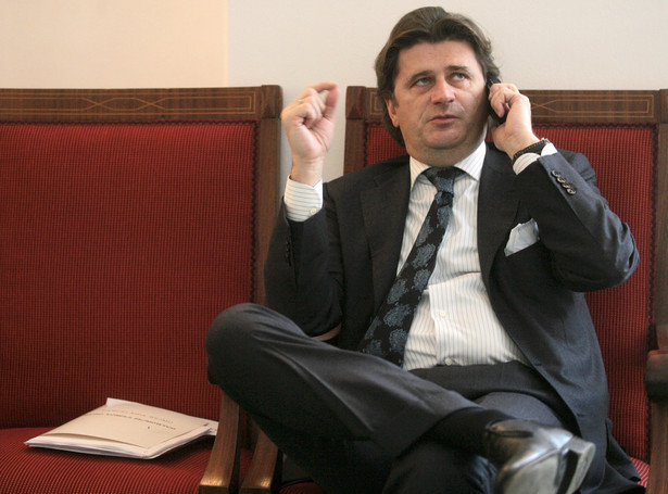 Palikot prawie poza PO kąsa Schetynę