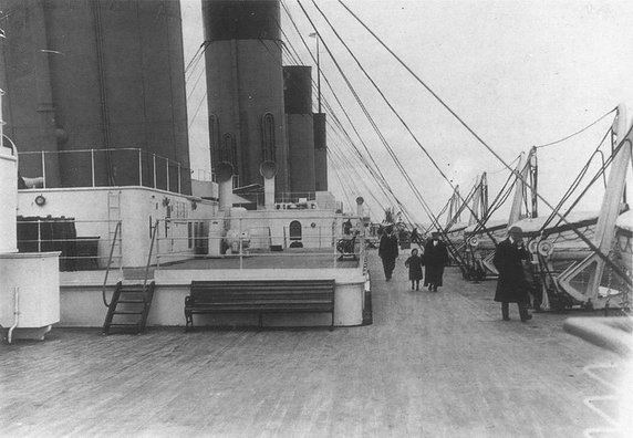 Część pokładu "Titanica" przeznaczona na potrzeby pasażerów z drugiej klasy (domena publiczna).