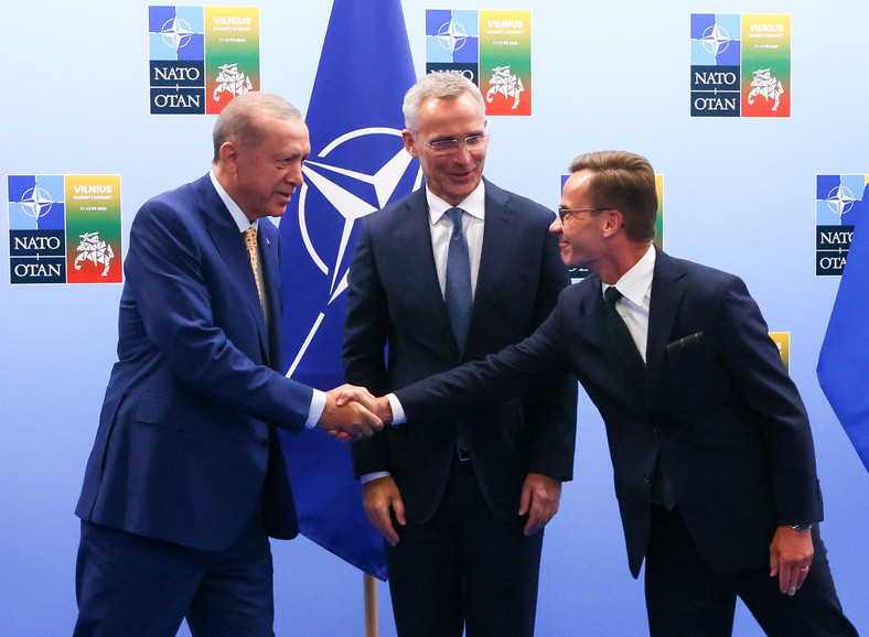 Od lewej: Recep Tayyip Erdogan, Jens Stoltenberg i Ulf Kristersson na szczycie NATO w Wilnie, lipiec 2023 r.