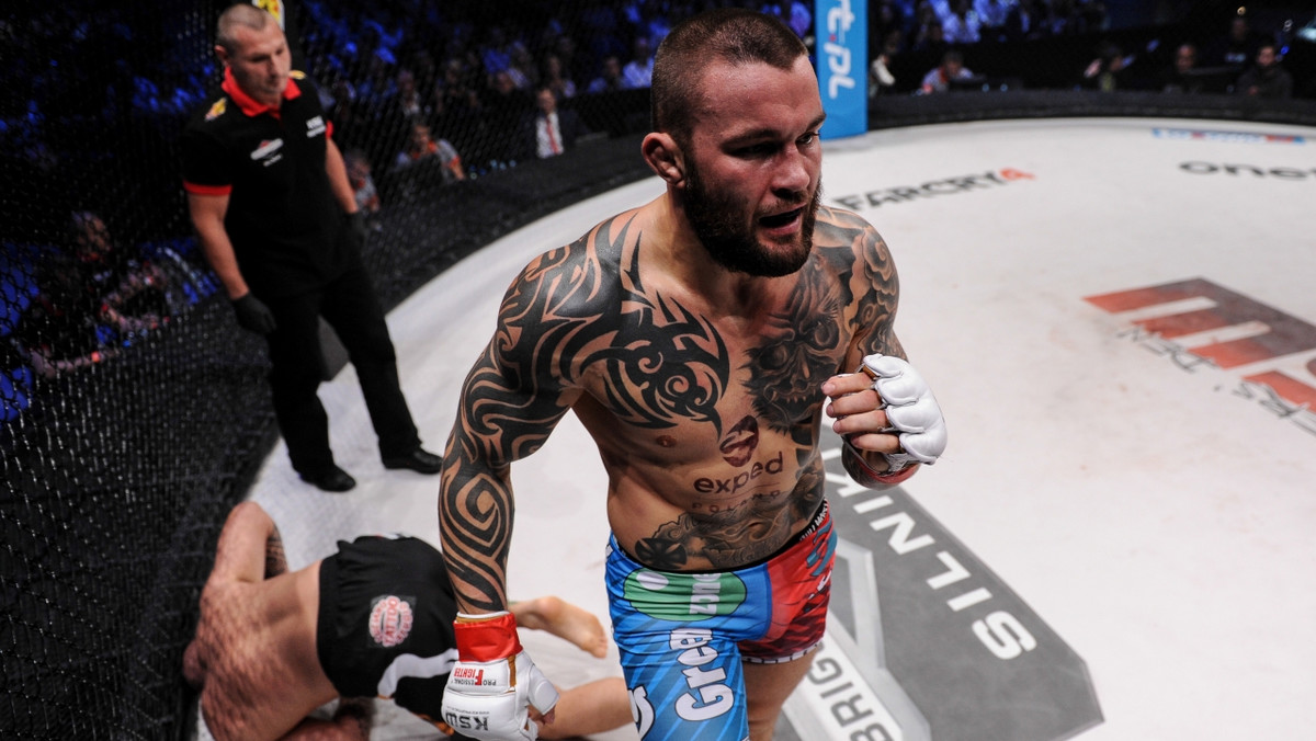 Pierwszy Polak w UFC Tomasz Drwal miał walczyć z Mamedem Chalidowem w najbardziej wyczekiwanym starciu polskiego MMA. Plany pokrzyżowała niestety kontuzja. Jednak nie ma tego złego, co by na dobre nie wyszło. Na gali KSW 31 w Ergo Arenie (Gdańsk/Sopot) 23 maja "Gorilla" zmierzy się z Michałem Materlą, w którego posiadaniu jest pas mistrza KSW wagi średniej. Bez wątpienia będzie to pokaz MMA na najwyższym poziomie. - W moich poprzednich walkach pokazałem, że jak wychodzę do ringu, to nie po to, by leżeć i się modlić - mówi rywal Drwala Michał Materla w rozmowie z Eurosport.Onet.pl.