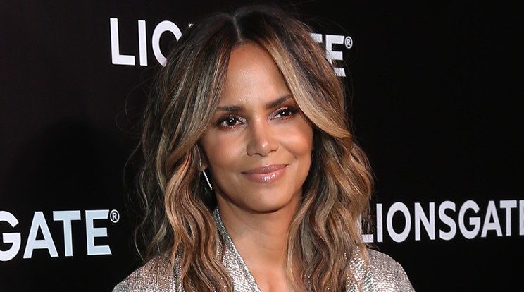 Halle Berry lánya mostmár érti a fésülködés fontosságát/ Fotó: Northfoto