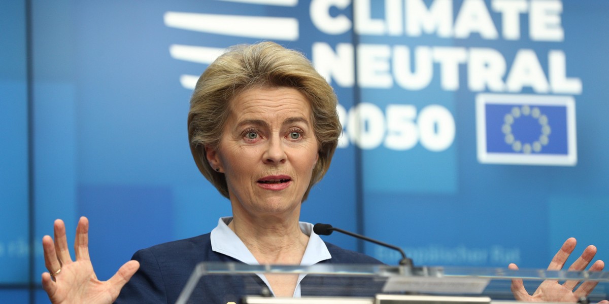 Ursula von der Leyen powiedziała, że we Włoszech już odczuwa się "dramatyczny zasięg zmian klimatycznych", i podała przykład niedawnej powodzi w Wenecji.