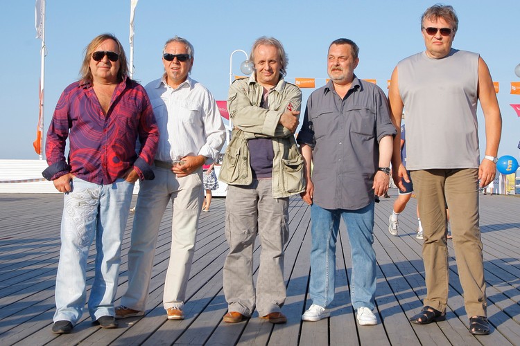 Budka Suflera w Sopocie w 2009 roku: Krzysztof Cugowski, Romuald Lipko, Tomasz Zeliszewski, Romuald Czystaw i Zdzisław Janiak