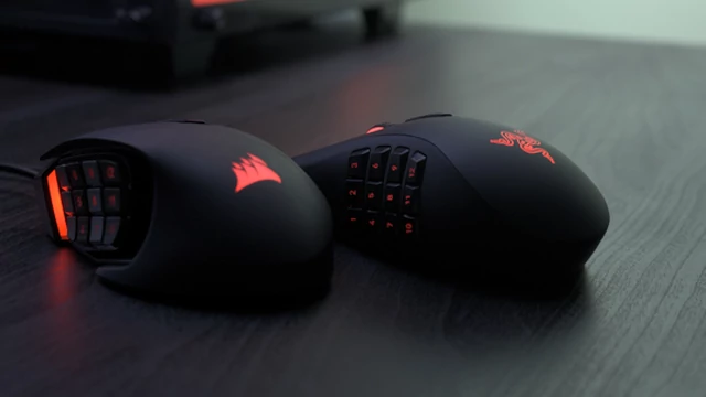 Corsair Scimitar Pro i Razer Naga Chroma ze względu na ilość dodatkowych przycisków i bogate możliwości personalizacji są świetnym wyborem dla graczy MMO.