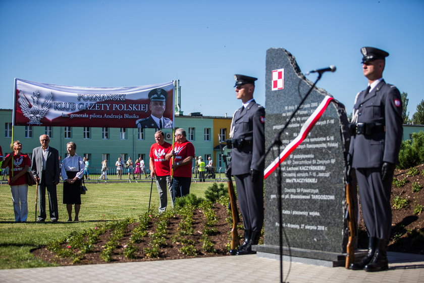 Oficjalne uroczystości i lotnicze pokazy podczas Święta Lotnictwa Polskiego na Krzesinach