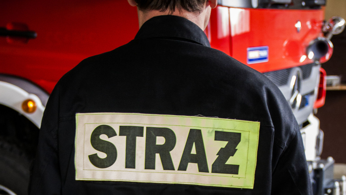 6 osób podtruło się dymem w mieszkaniu przy ulicy Łukasiewicza w Bydgoszczy. Pożar wybuchł nad ranem w toalecie.