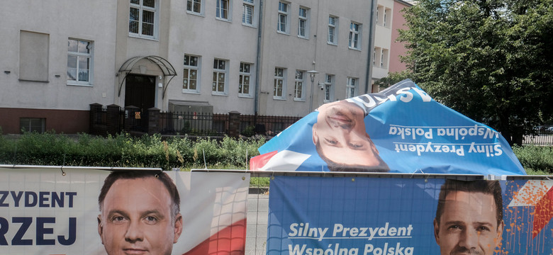 Badaczka plakatów wyborczych: Kidawa-Błońska udawała, że nie jest kobietą [ROZMOWA]