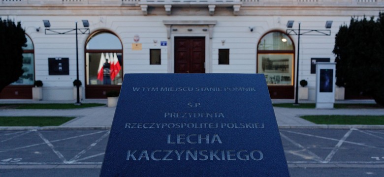 Problemy z budową pomnika Lecha Kaczyńskiego w Warszawie. Suski: Trochę pieniędzy brakuje