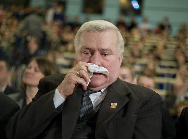 Wałęsa: Nie nasikałem do kropielnicy