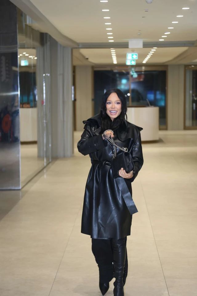 NIKADA VIŠE MUŠKARACA OKO TRUDNE PEVAČE! Otkrila sa čime se suočila nakon kraha ljubavi sa OCEM DETETA: "LOŽE SE NA ŽENU KOJA NOSI BEBU"